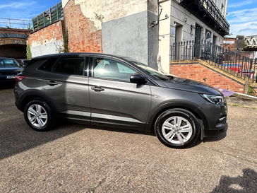 Vauxhall Grandland x