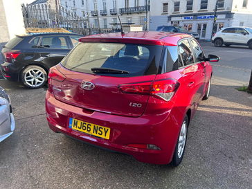 Hyundai I20